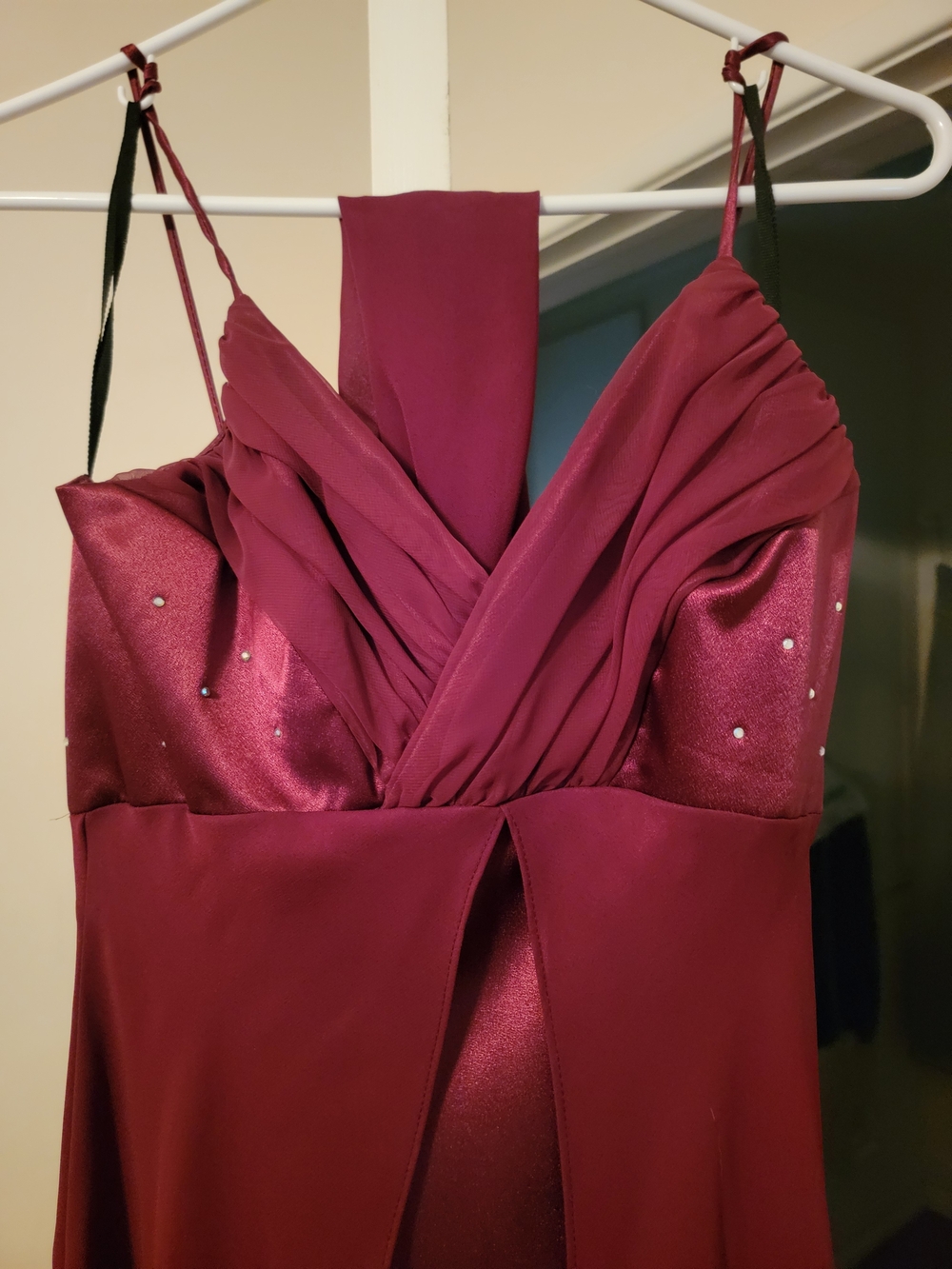 Aspeed Wine-Red Spaghetti-Strap Prom Dress with Rhinestone Accents